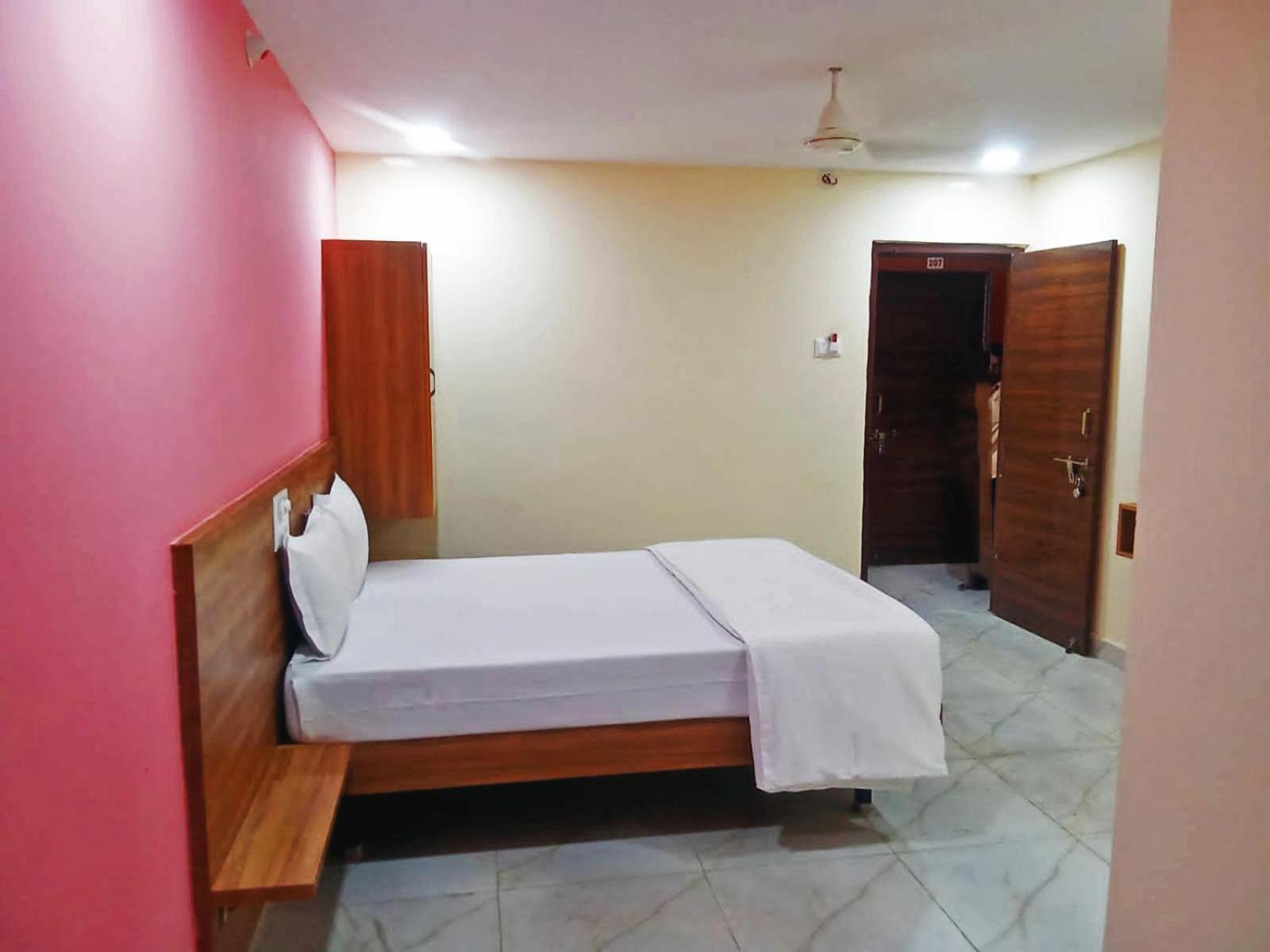 Udupi Deluxe Lodge Gulbarga Kalaburagi Dış mekan fotoğraf