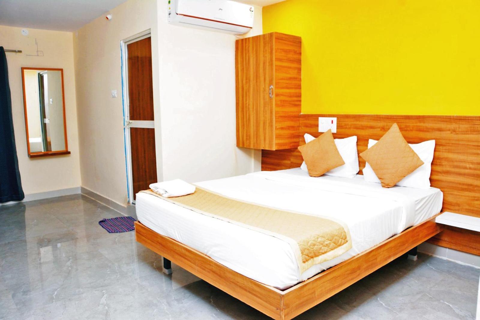 Udupi Deluxe Lodge Gulbarga Kalaburagi Dış mekan fotoğraf