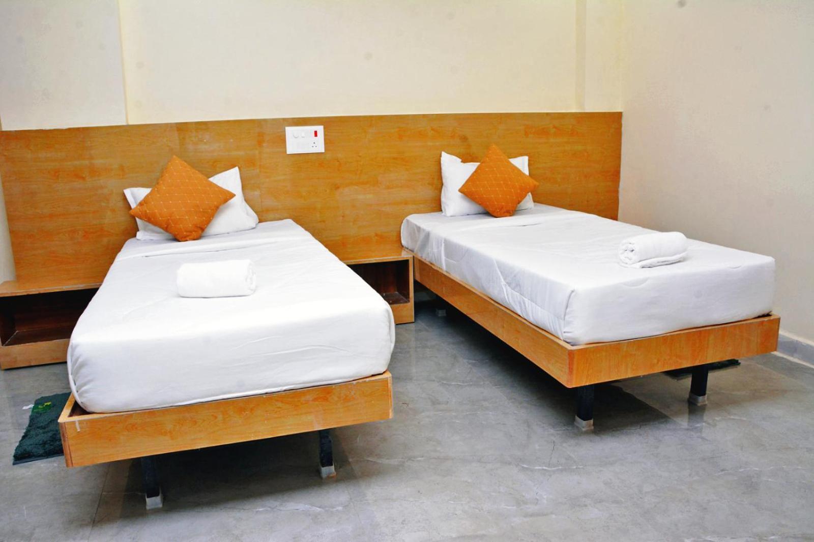 Udupi Deluxe Lodge Gulbarga Kalaburagi Dış mekan fotoğraf