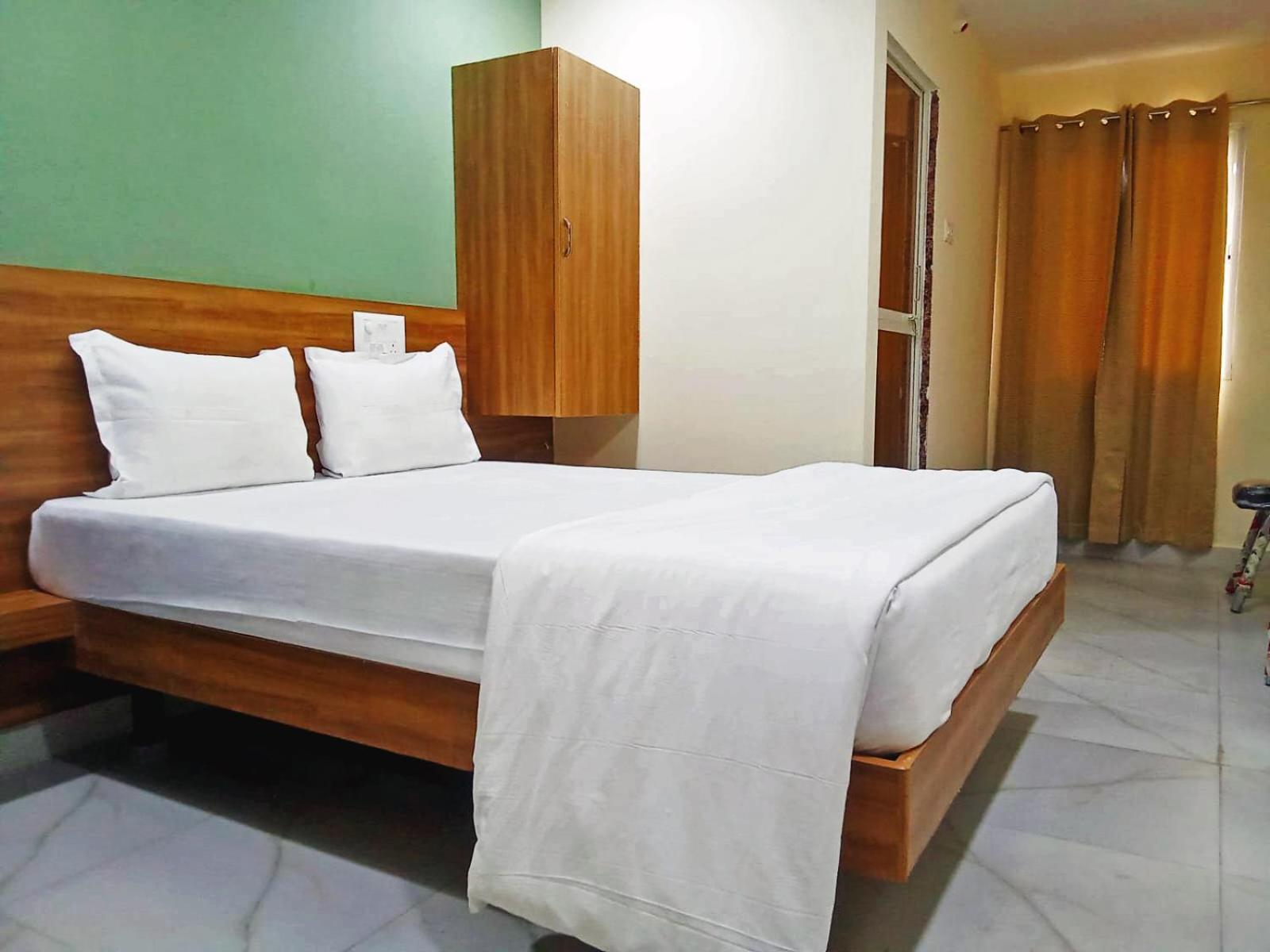 Udupi Deluxe Lodge Gulbarga Kalaburagi Dış mekan fotoğraf